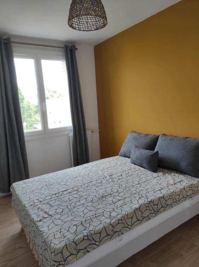Appart 4 chambres refait à neuf, proche remparts Avignone Esterno foto